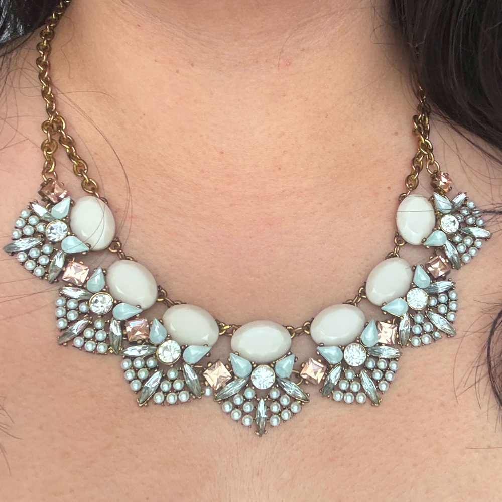 Elegant White and Gold Statement Necklace